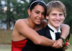 prom couple